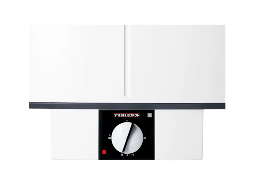 Weißer Wandspeicher von Stiebel Eltron mit einem runden Temperaturregler und Skala zur Einstellung der Wassertemperatur.