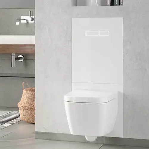 Weißes wandhängendes WC mit schlichten Linien und einem modernen Spülkasten, eingefügt in eine graue Wand mit minimalistischem Design.