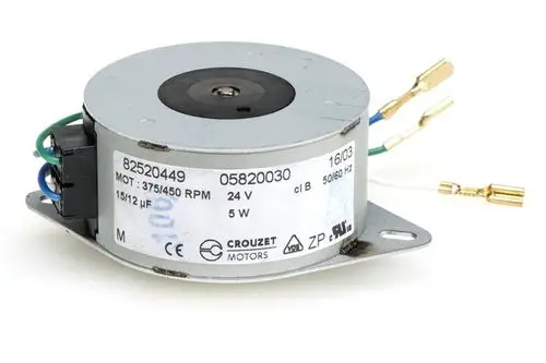 Synchronmotor mit Metallgehäuse und Anschlussleitungen, Modell von Resideo, ausgelegt für 24 V AC Betrieb, geeignet für verschiedene Antriebsanwendungen.