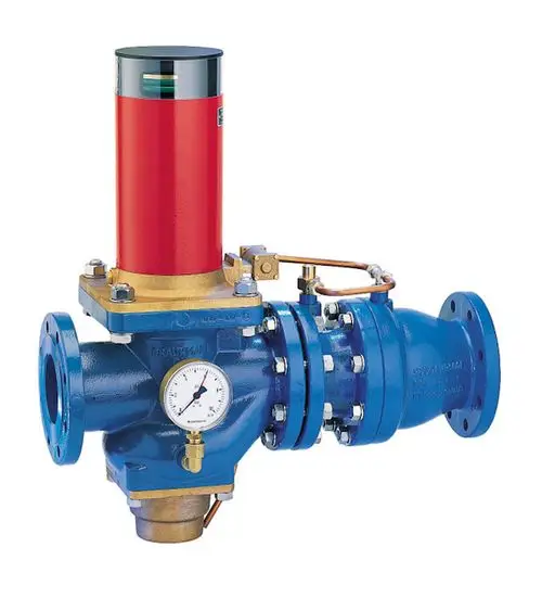Rohrtrenner in Blau, mit manometer und redner Dichtung, hergestellt von Resideo. Flanschausführung mit Anbau für Rohrleitungen.