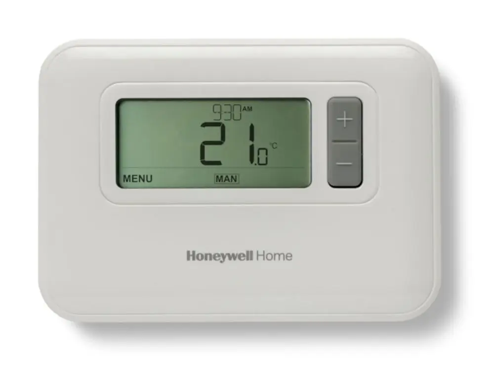 Weißer Raumthermostat mit digitalem Display und Tasten zur Temperaturregelung, ausgestattet mit Resideo-Logo. Angaben zur Uhrzeit und zur aktuellen Temperatur sind sichtbar.
