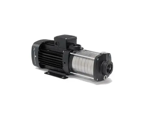 Horizontale Pumpe mit elektrischer Antriebseinheit. Grundfos-Produkt mit metallischem Gehäuse und Anschlussöffnung für Medienzufuhr.