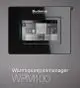 Bedienfeld eines Buderus Wärmepumpenmanagers mit Touchscreen, der Systemstatus und verschiedene Einstellungen anzeigt.