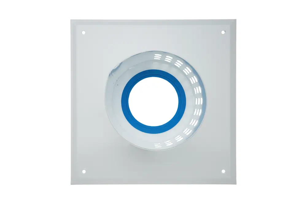 Luftansaugadapter in weißem Design mit einem runden Öffnungsbereich und blauer Umrandung. Produkt von Brötje zur Verwendung in Heizsystemen.