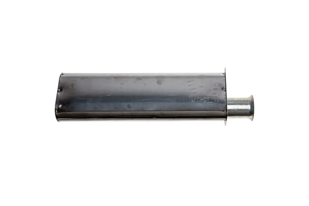 Brennerrohr von Brötje in schlanker, zylindrischer Form mit metallischer Oberfläche und angrenzendem Auslass auf einer weißen Fläche.