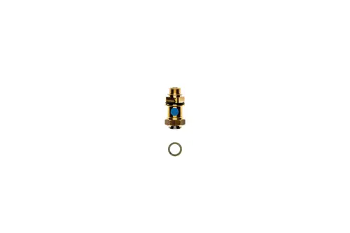 Brötje Gasrohr mit blauer Kennzeichnung und Metall-O-Ring, geeignet für Heizungsanwendungen, zentral angeordnet auf neutralem Hintergrund.