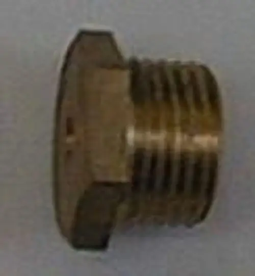 Brötje-Gasdüse aus Metall mit genormtem Gewinde. Die Düse hat eine sechseckige Form und eine glatte Oberfläche, geeignet für gasbetriebene Anwendungen.