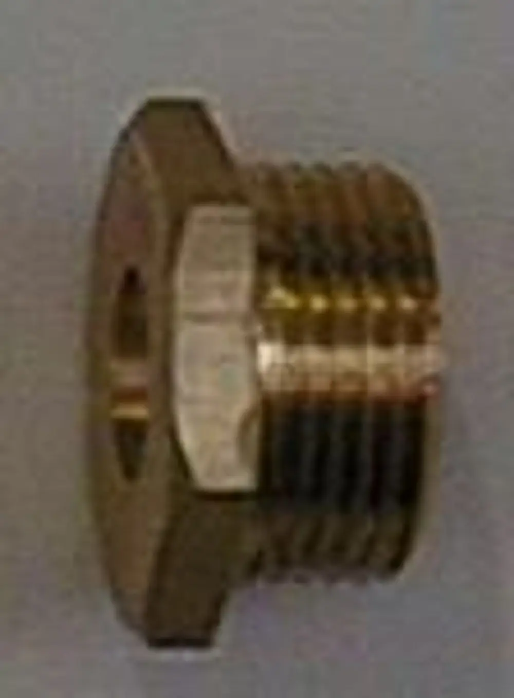 Brötje-Gasdüse mit Gewinde, metallisch, zylindrisch, einseitig mit nicht sichtbarem Innenloch, auf grauem Hintergrund abgebildet.