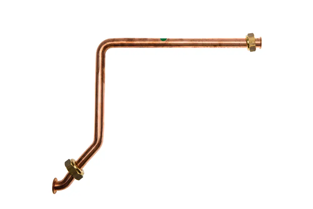 Kupferrohr mit gewinkeltem Ende und zwei Anschlussgewinden, eingesetzt in Gasinstallationen, hergestellt von Brötje.