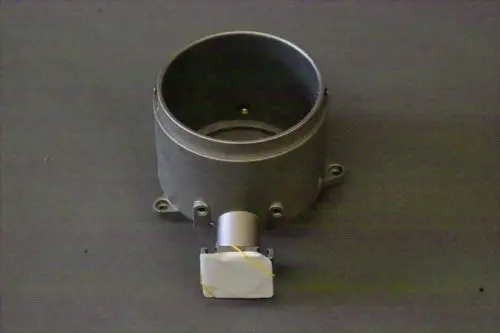 Brötje Flammenkopf mit Gasanschluss, aus Metall mit zylindrischer Form. Der Gasanschluss befindet sich an der Unterseite.