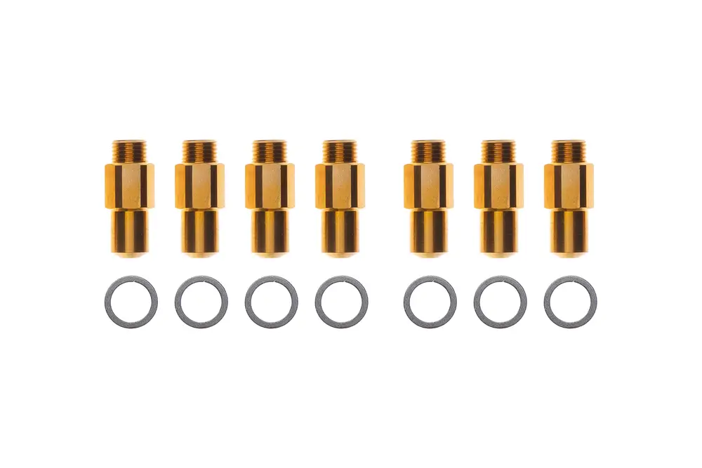 Sechs goldfarbene Messingadapter mit einer Dichtung. Die vormontierten Teile sind für den Einsatz in einem Brötje Produkt vorgesehen.