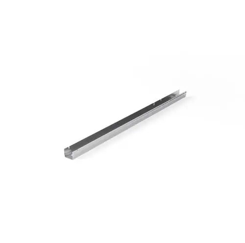 Aluminiumprofil von Mounting Systems, länglich und schlank, mit zwei seitlichen Öffnungen, geeignet für verschiedene Montageanwendungen.