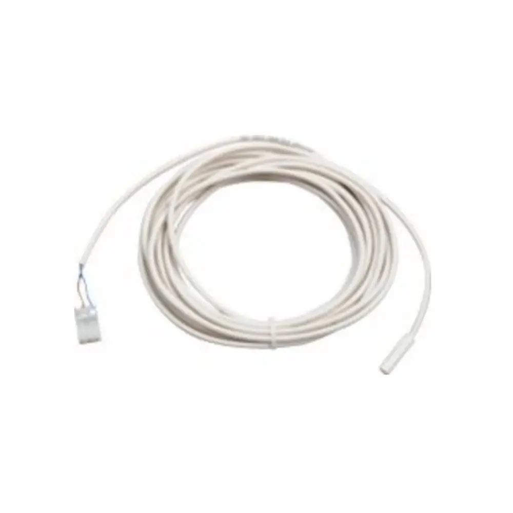 Weißer Temperaturfühler von Buderus mit einem langen Kabel und einem Stecker am Ende, geeignet zur Verwendung in Heizungs- und Kühlsystemen.