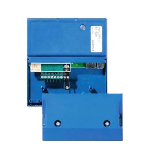 Blaue elektronische Steuerungseinheit mit Anschlussbuchsen und einer Platine, sichtbar nach dem Öffnen des Gehäuses.