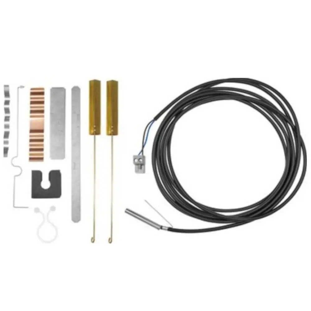 Buderus Zubehörset für Speicherfühler mit zwei Sensoren, mehreren Montageelementen und Anschlusskabeln, geeignet für 3/4'' Tauchhülsen.