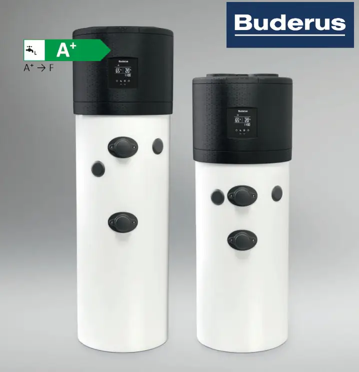 Zwei vertikale Warmwasser-Wärmepumpen von Buderus in Weiß und Schwarz, jeweils mit Display und mehreren Bedienelementen, vor neutralem Hintergrund.
