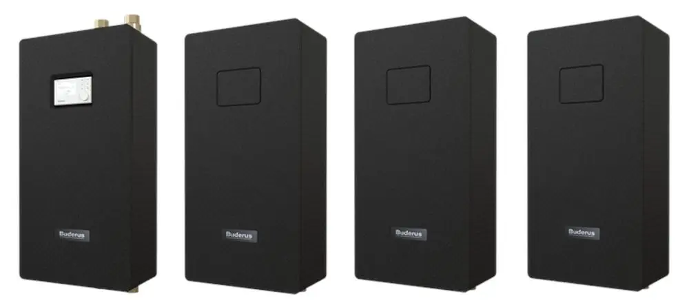 Zwei identische schwarze Frischwasserstationen von Buderus, mit einem Bedienfeld auf der Vorderseite und Anschlüssen auf der Oberseite.