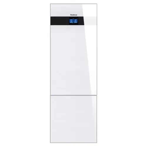 Vertikaler Kühlschrank in Weiß von Buderus mit digitalem Bedienfeld, unterteilt in Kühl- und Gefrierbereich, minimalistisches Design ohne sichtbare Griffe.