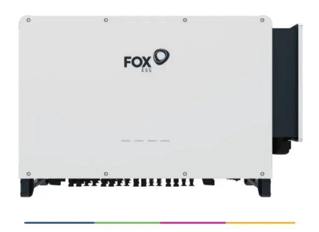 Weißer Wechselrichter von FoxESS mit mehreren Anschlüssen, ausgestattet mit Wifi-Funktionalität, platziert auf einem stabilen Standfuß.