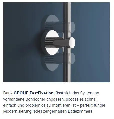 Chromfarbener Wandmount für eine Duschinstallation mit GROHE FastFixation, der an vorhandene Bohrlöcher angepasst werden kann, abgebildet an einer glatten, dunklen Wand.