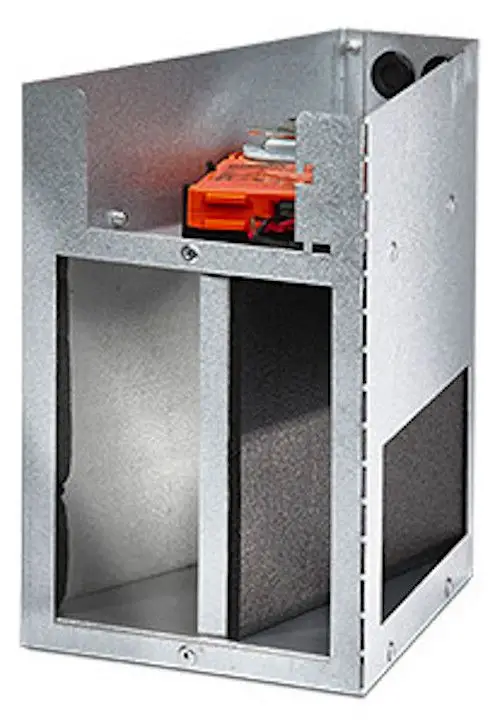 Automatischer Sommerbypass aus Metall mit Filterelementen, Teil des Lüftungssystems von Pluggit zur Regulierung der Raumlufttemperatur.