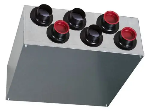 Verteilerkasten mit mehreren Anschlüssen, geeignet für Luftverteilungssysteme. Hergestellt von Pluggit, aus Metall mit schwarzen und roten Anschlussöffnungen.