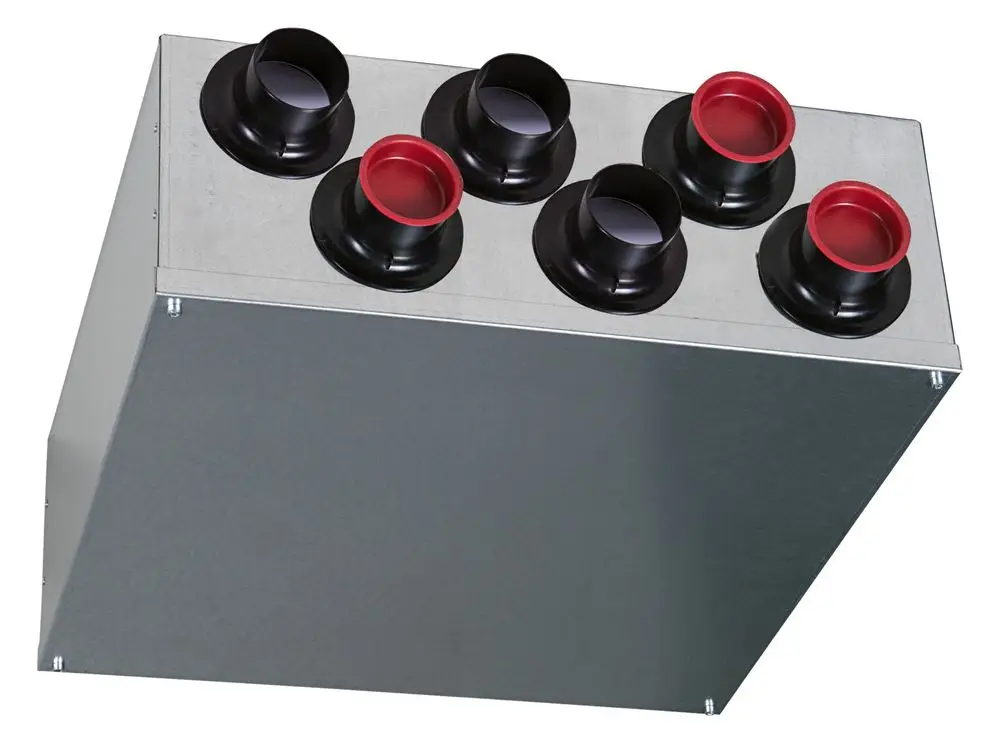 Verteilerkasten von Pluggit mit sechs Anschlüssen, deckenmontiert, Metallgehäuse in Grau und schwarzen sowie roten Aufsätzen.