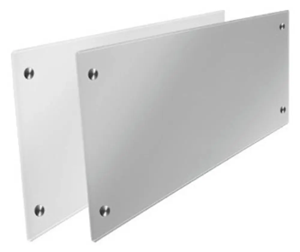 Pluggit Design-Blende aus Glas in Weiß, mit Montageösen, zur Verwendung in spezifischen Anwendungen, positioniert hinter schmalen Abdeckungen.