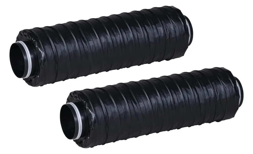 Zwei schwarze, flexible Verbindungsschläuche mit gewellter Oberfläche und zwei offenen Enden. Eignet sich für die Verwendung mit Pluggit Außen- und Fortluftleitungen.