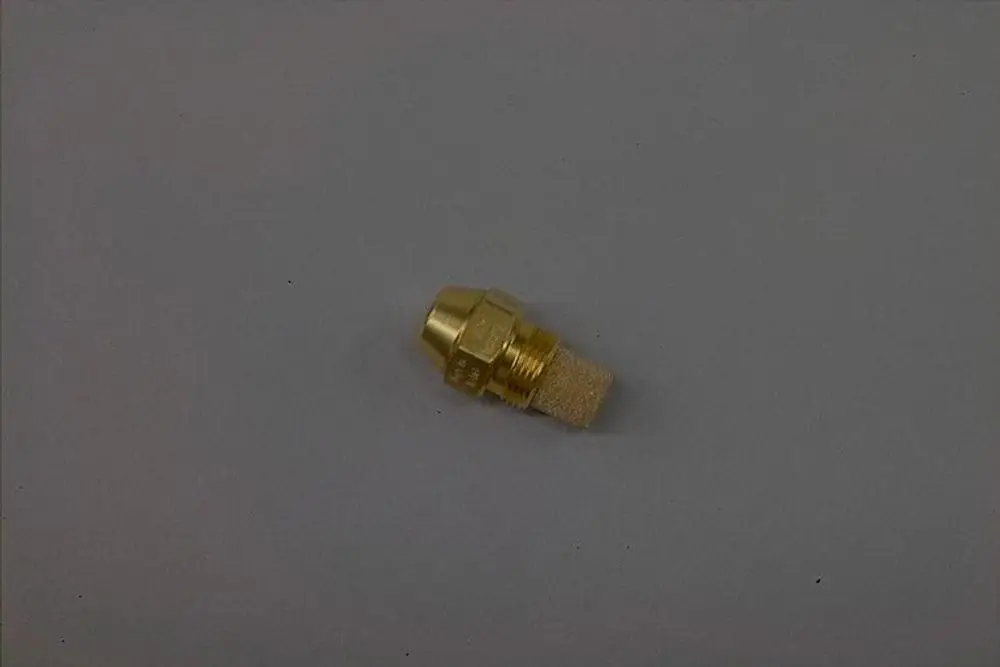 Brass Düse von Brötje, mit einem geschliffenen Ende und Gewinde, auf neutralem Hintergrund.