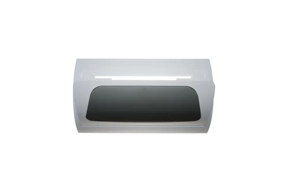 Brötje-Produkt mit einem großen, dunklen Sichtfenster und einer beleuchteten Öffnung; in einem schlichten, weißen Design gehalten.
