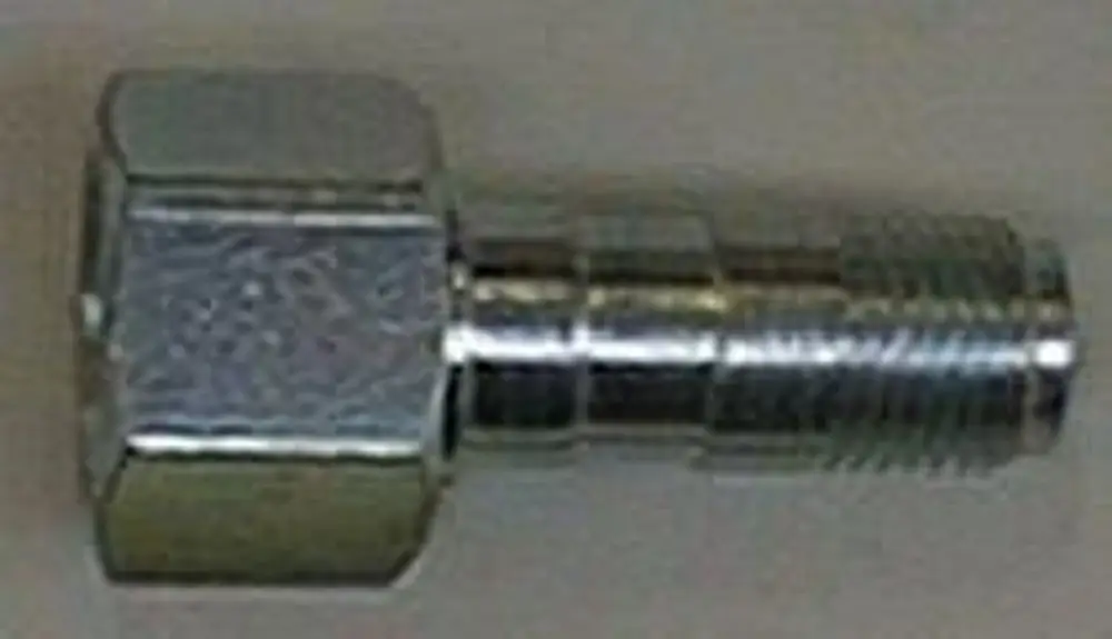 Nippel von Brötje aus glänzendem Metall mit einer hexagonalen Mutter und einer zylindrischen, gerändelten Gewindestange.