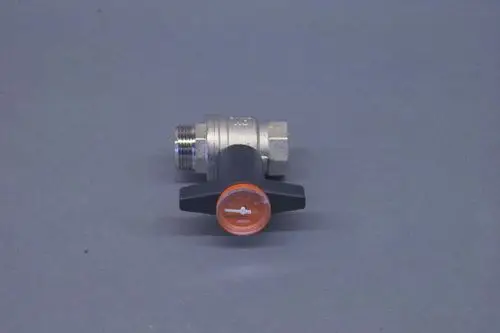 Brötje Kugelhahn mit integrierter Messuhr und schwarzem Griff. Verbindungsstück mit Gewinde auf der linken Seite, Metalloberfläche.