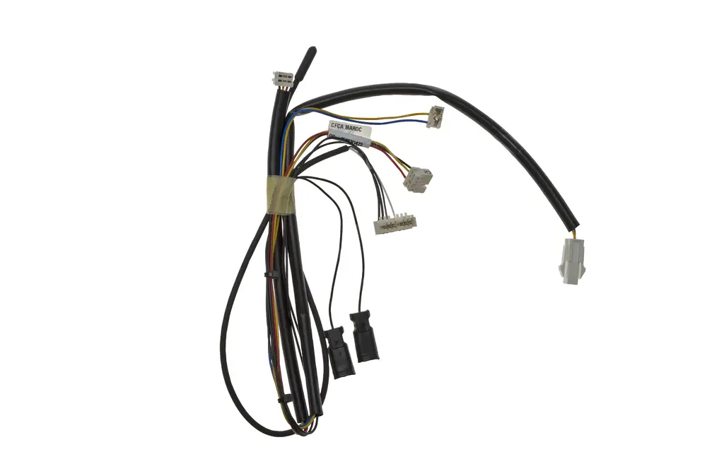Fühlerkabelbaum mit mehreren Anschlüssen, geeignet für Brötje Heizsysteme. Kabel sind geordnet, einige sind mit Schrumpfschläuchen versehen.