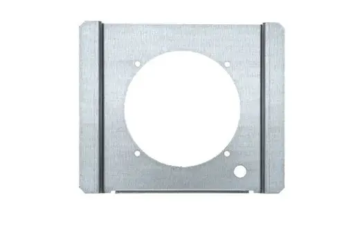 Metallisches Halteblech für Ölfilter mit kreisförmigem Ausschnitt und mehreren Befestigungslöchern, verwendet beispielsweise bei Brötje Heizsystemen.