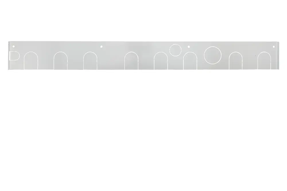 Aluminium Abdeckblech mit verschiedenen Öffnungen zur Verdeckung, mit der Marke Brötje, auf weißem Hintergrund.