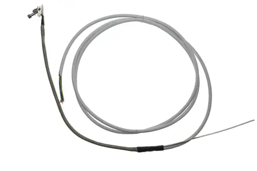 Brötje Heizband mit einem Kabelstrang, ein Ende mit Anschluss und das andere Ende als flexibles Leichtmetall. Kabel liegt in einer lockeren Schleife.