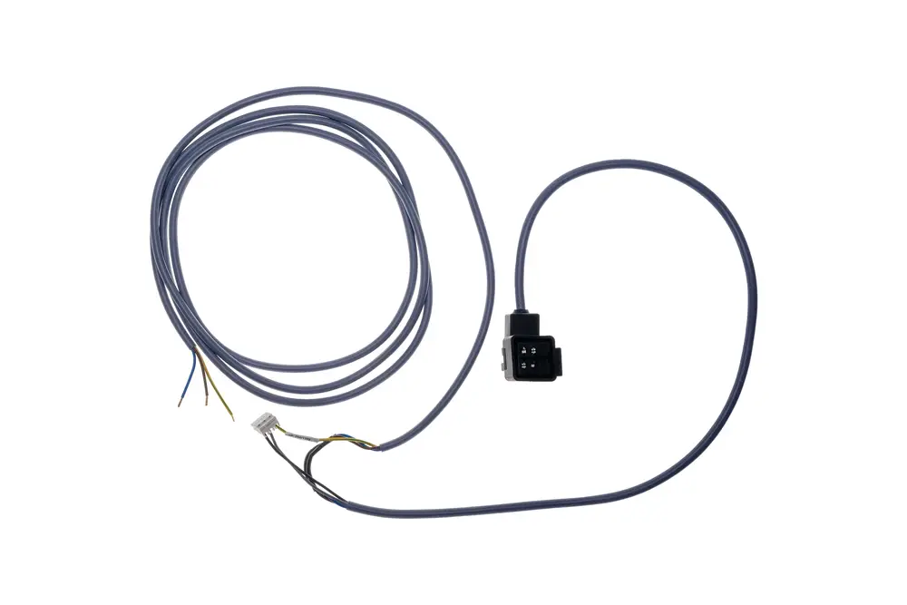 Kabelbaum von Brötje mit mehreren Drähten und einem Anschlussstecker, der zu elektrischen Verbindungen dient. Kabel glatt und nicht strukturiert.