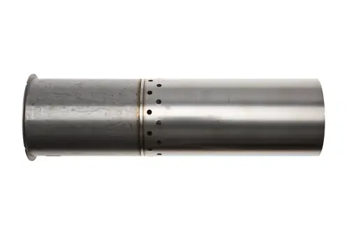 Brötje Brennerrohr aus Metall mit zylindrischer Form und mehreren Lüftungslöchern, geeignet für Heizsysteme.