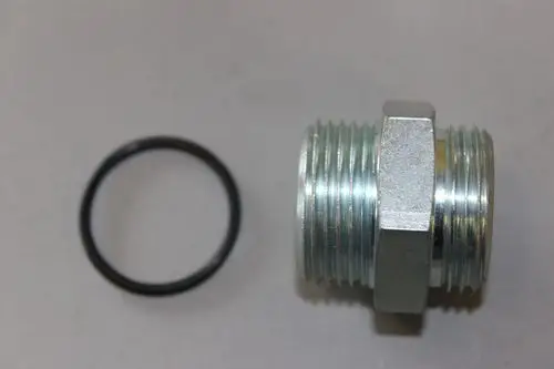 Metallischer Doppelnippel von Brötje mit Außengewinde, begleitet von einer Gummidichtung. Der Nippel hat eine sechseckige Form zur einfachen Montage.
