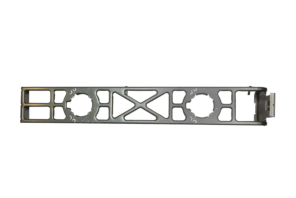 Halter für Gebläsemotor von Brötje, aus Metall, rechteckige Form mit mehreren Öffnungen und Verstärkungen. Geeignet zur Befestigung von Motoren in Heizsystemen.