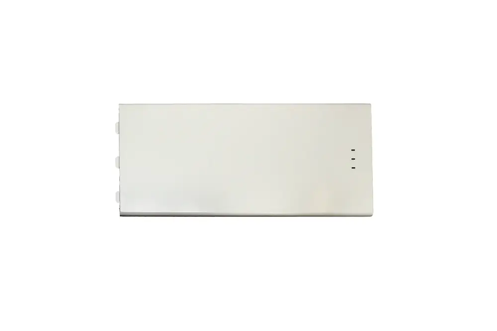 Weiße Verkleidungsvorderwand von Brötje, rechteckige Form mit drei Statusanzeigen auf der vorderen Seite.