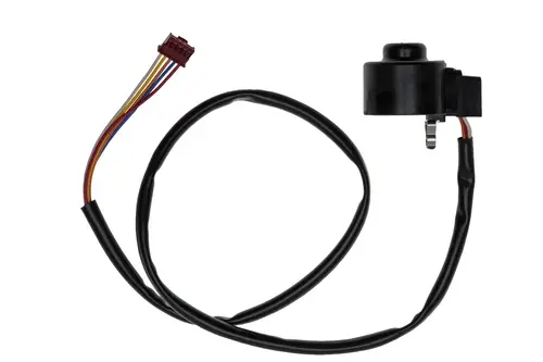Brötje Spule mit mehreren farbigen Drähten und einem elektrischen Anschluss, geeignet für die Nutzung in Heizungs- oder Kühlungssystemen.