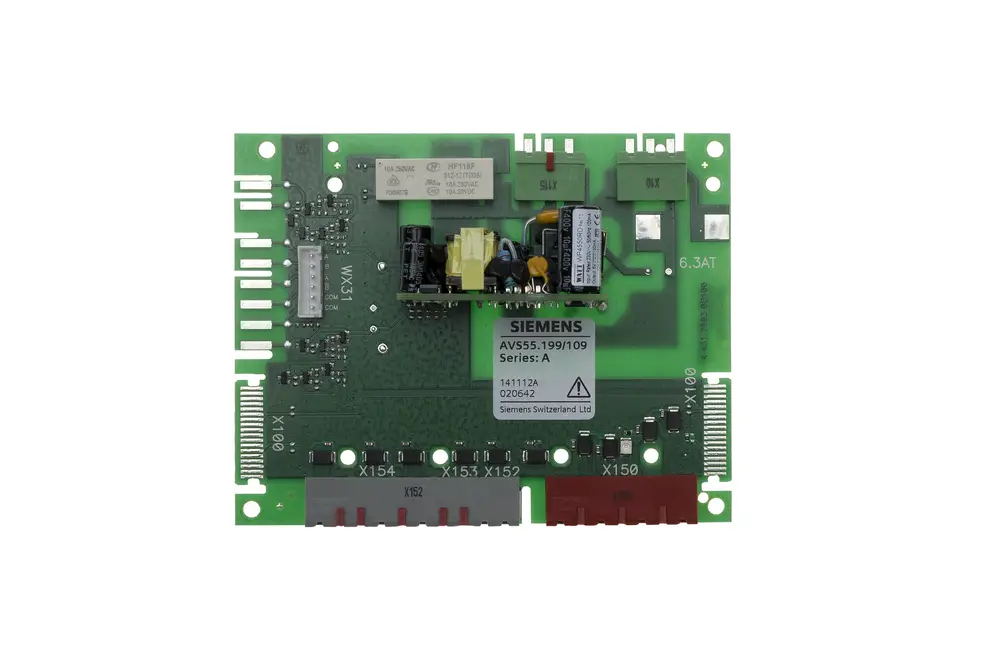 Grüne Elektronikplatine von Brötje mit verschiedenen Anschlüssen, Relais und Komponenten zur Erweiterung von Heizsystemen.