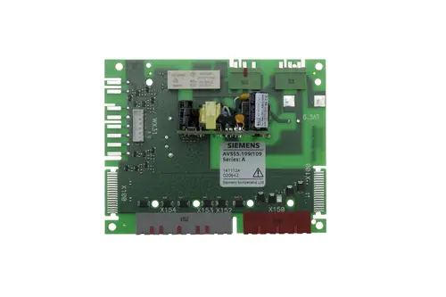 Grüne Elektronikplatine von Brötje mit verschiedenen Anschlüssen, Relais und Komponenten zur Erweiterung von Heizsystemen.