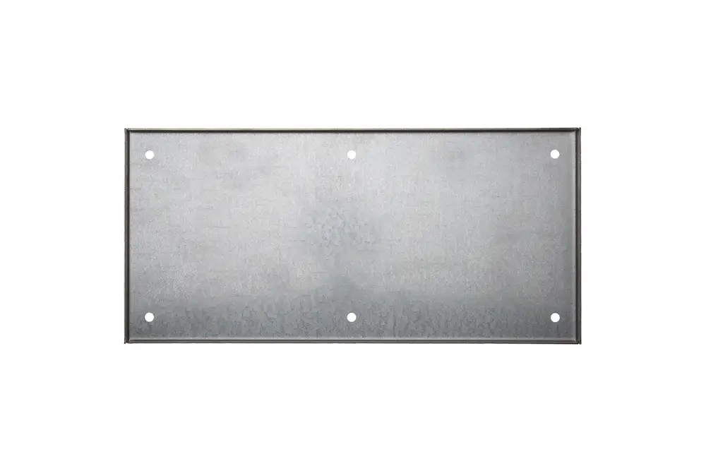 Metallisches Reinigungsdeckel von Brötje mit vier Befestigungslöchern, flachem Design und einheitlicher Oberfläche, geeignet für technische Anwendungen.