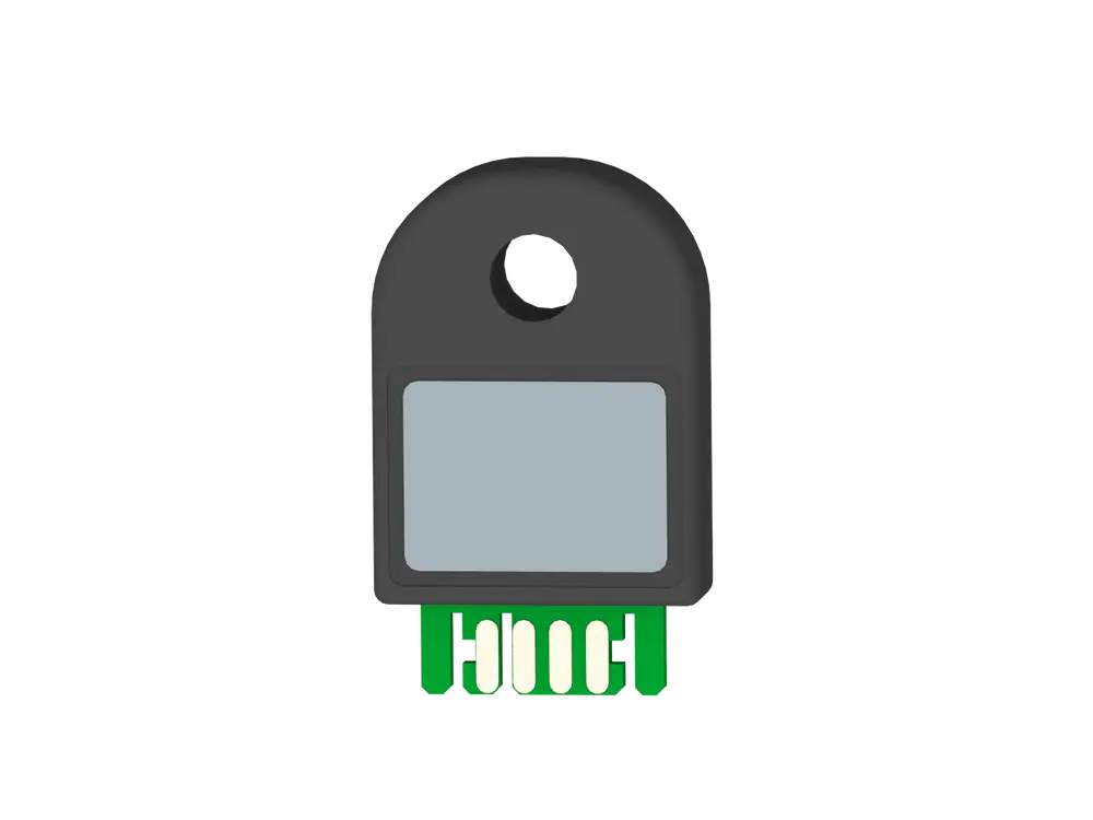 USB-Stick in schwarzer Hülle mit grünem Anschluss, gestaltet von Brötje. Oben befindet sich ein Loch zur Befestigung oder zum Aufhängen.