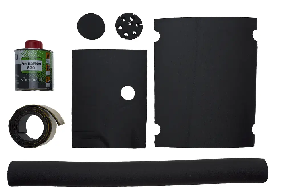 Schwarze Dichtungsmaterialien und Kleber für Heizgeräte. Enthält verschiedene Teile wie Platten, Rolls und einen Kleber von Brötje.