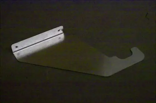 Einfache Metallhalterung mit zwei Befestigungsöffnungen, die typischerweise für ein 3-Wege-Ventil von Brötje verwendet wird.