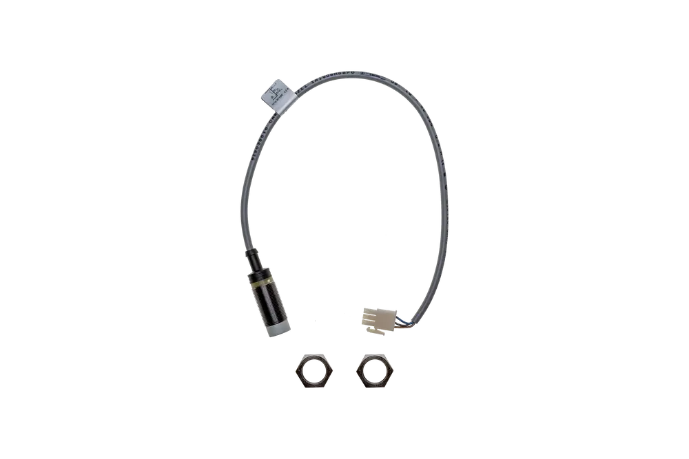 Brennklappensensor von Brötje mit Kabel und Steckverbindung, inklusive zwei Befestigungsmuttern.
